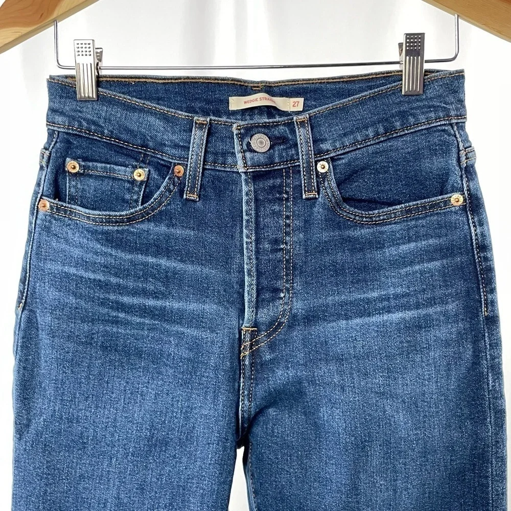 Levi’s Wedgie Straight Fit Jeans in Charleston‎ Outlasted - Dark Wash Size 27